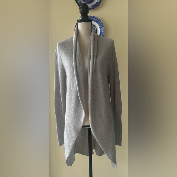 Leith | “Easy Circle” Wool Blend, Lightweight Longer Cardigan - Picture 4 of 10